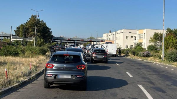 Aglomerație la Leușeni-Albița, pe sensul de ieșire din R. Moldova. Poliția de Frontieră: „Se lucrează la capacitate maximă”