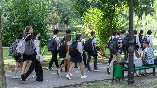 Elevii revin la școală. Prima lecție în toată țara se va desfășura cu genericul „Valorile care ne unesc”