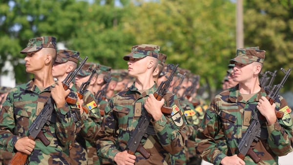 Armata Națională împlinește 34 de ani de la fondare