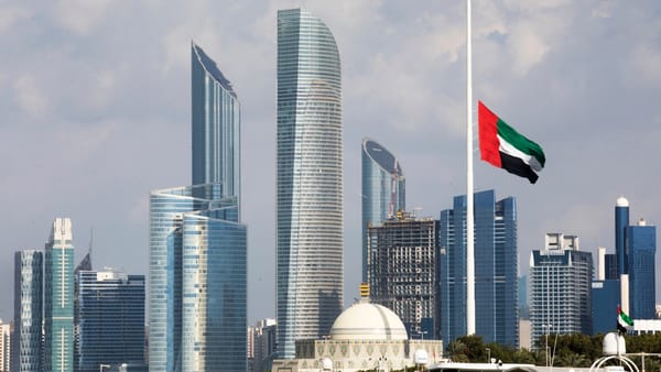 Din 4 septembrie, moldovenii pot călători fără viză în Emiratele Arabe Unite