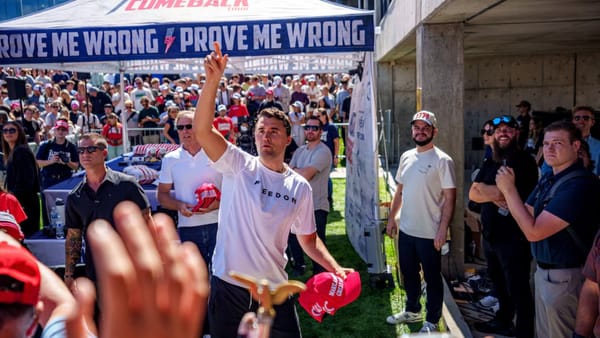 Un activist american de dreapta, împușcat mortal la un eveniment din statul Utah. Trump anunță doliu național
