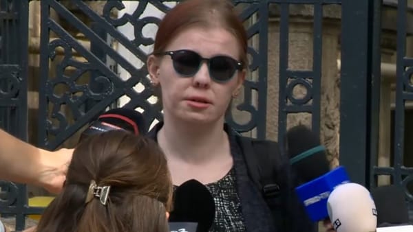 Moldoveanca prinsă cu șase cuțite la intrarea în Parlamentul României a făcut primele declarații după audieri
