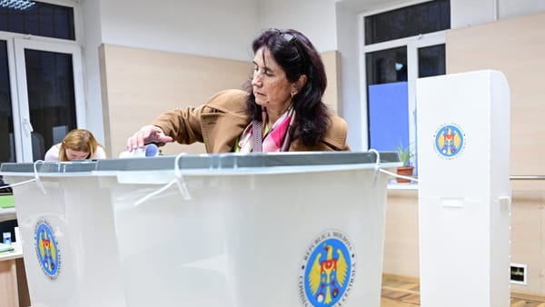 Cinci zile până la alegeri. Cetățenii sunt îndemnați să verifice online secția de votare la care sunt arondați