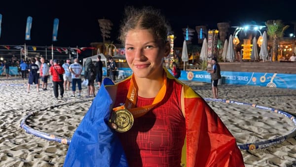 Alexandra Moisei a cucerit medalia de aur la Campionatul Mondial de lupte pe plajă din Grecia