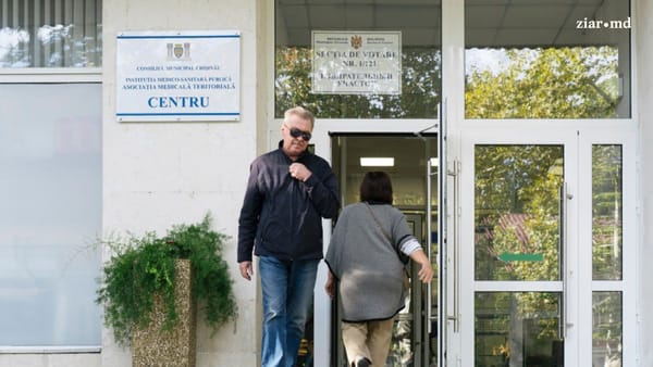 Până la ora 12:00, peste 589.000 de alegători s-au prezentat la urnele de vot. Rezina - cea mai activă circumscripție din țară