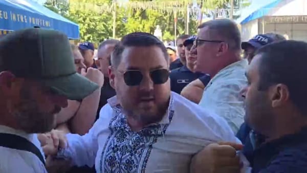 Poliția vine cu precizări despre altercațiile de la Peresecina: Mai multe persoane au fost documentate pentru huliganism și nesubordonare