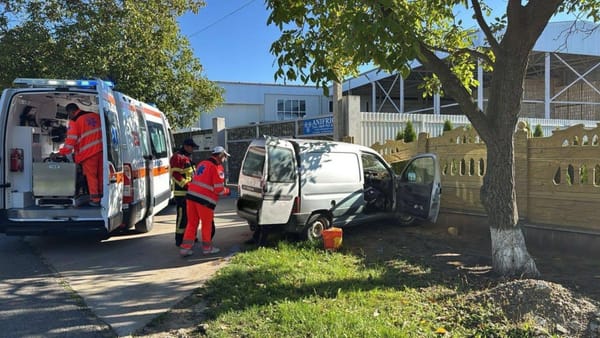 Accident fatal în raionul Ialoveni. Un bărbat a decedat pe loc, iar două femei au fost transportate la spital