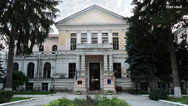 Guvernul a aprobat lista celor 15 elevi și studenți care vor primi Bursa Președintelui
