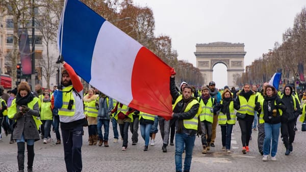 Grevă generală în Franța. Autoritățile române au emis o alertă de călătorie