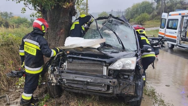 Accident în raionul Căușeni. Două persoane au fost descarcerate de salvatori