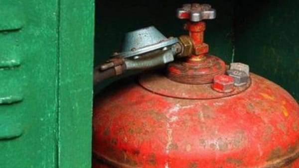 Două minore au suferit arsuri în urma unei deflagrații produse de la o butelie de gaz propan-butan