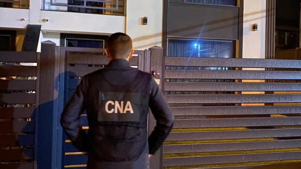 Percheziții într-un dosar de corupție la eliberarea permiselor de conducere la Călărași: Trei persoane au fost reținute