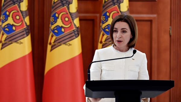Salariile unor funcționari publici ar putea fi ajustate. Maia Sandu spune că a discutat despre acest lucru cu colegii din PAS