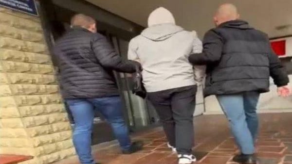 Escrocherie pe platforme online de investiții. Trei persoane au fost plasate în arest preventiv