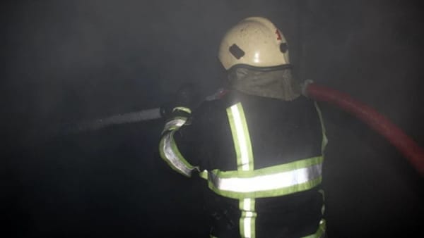 Incendiu într-un bloc locativ din Bălți. Proprietarul unui apartament a suferit arsuri pe jumătate din suprafața corpului