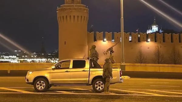 Atac cu drone la Moscova. Două aeroporturi și-au suspendat temporar activitatea