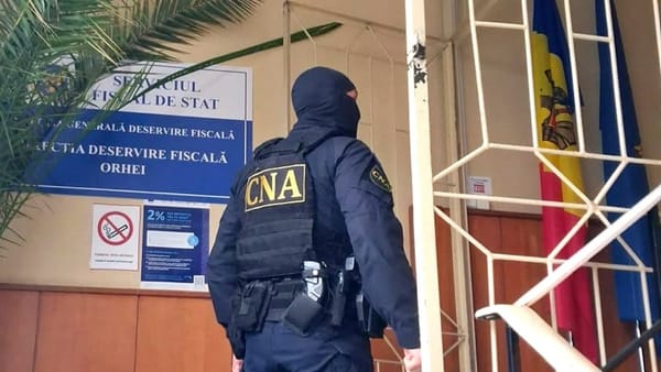 Schemă de corupție în cadrul Serviciului Fiscal de Stat. Un funcționar a fost reținut pentru 72 de ore
