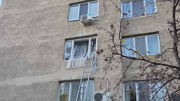 Explozie într-un apartament din Chișinău. Un băiat de 19 ani a avut nevoie de îngrijiri medicale