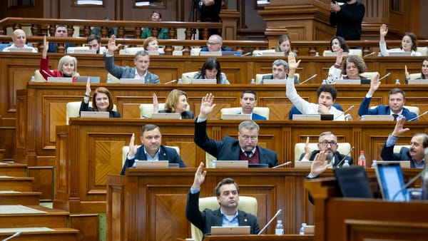 Parlamentul a acceptat demisia a opt deputați de pe lista PAS