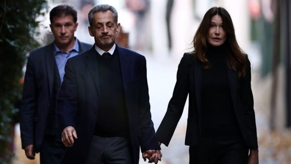 Fostul președinte francez Nicolas Sarkozy a fost încarcerat în această dimineață