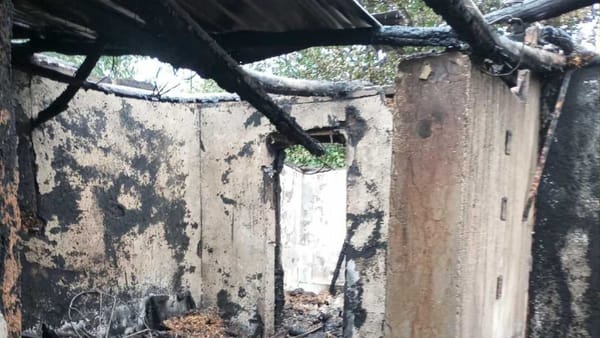 Apel de ajutor pentru familia din raionul Rîșcani, a cărei locuință a fost mistuită de flăcări aseară