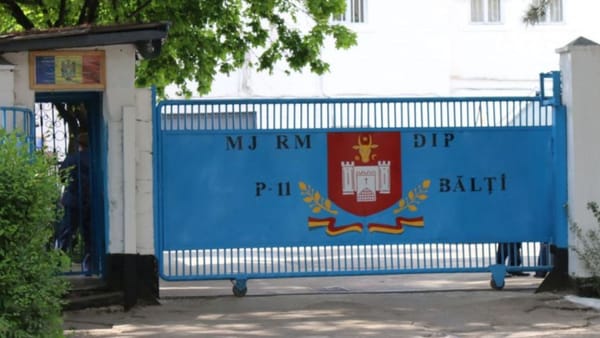 Treizeci de zile de arest preventiv pentru avocata care ar fi transmis droguri în penitenciarul din Bălți