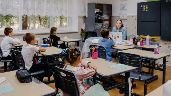 Simulări 3D și jocuri educaționale. În 195 de școli din țară va fi implementată platforma digitală MozaWeb