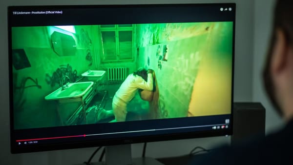 Spitalul Clinic de Psihiatrie spune că nu știa despre ce este piesa „Prostitution”, al cărei videoclip a fost filmat și pe teritoriul instituției