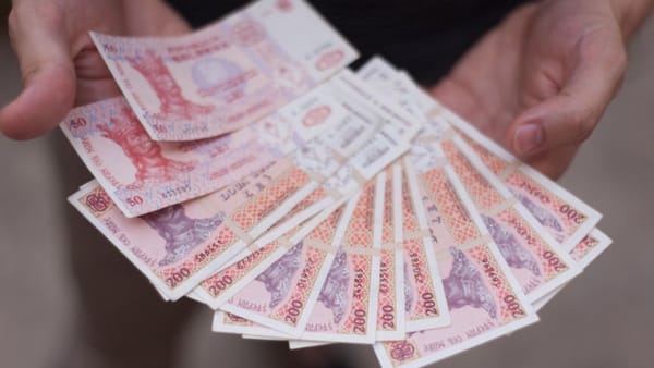 Ministerul Finanțelor respinge creșterea salariului minim la 8.050 de lei - suma agreată e mult mai mică