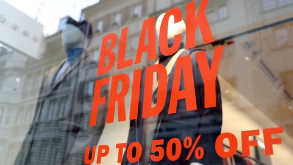 Săptămâna viitoare, în România va avea loc Black Friday. Recomandări pentru consumatori