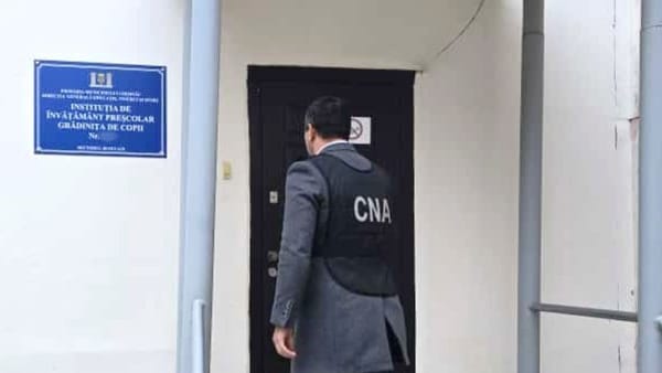 Percheziții într-un dosar de corupție în sistemul educațional din Chișinău. Sunt investigate acțiunile a nouă persoane