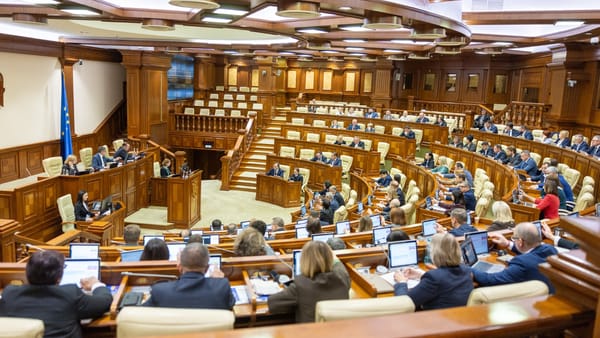 LIVE/ Parlamentul se convoacă în ședință plenară. Pe ordinea de zi - denunțarea Acordului cu Rusia privind activitatea centrelor culturale