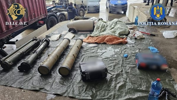 Persoanele reținute la Chișinău în cazul contrabandei cu armament, plasate în arest preventiv pentru 30 de zile