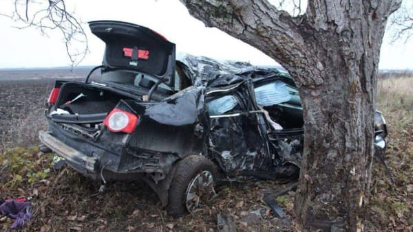 Accident grav în raionul Ungheni: O tânără de 21 de ani a murit, iar un bărbat a ajuns la spital cu multiple traumatisme