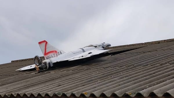 ULTIMA ORĂ/ O dronă a căzut pe casa paznicului unei livezi din raionul Florești