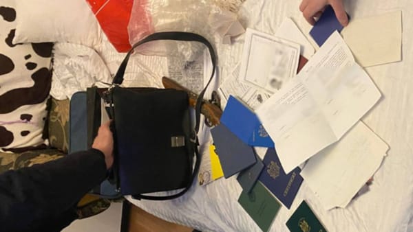 VIDEO/ Percheziții la Chișinău și Strășeni în dosarul documentelor românești false