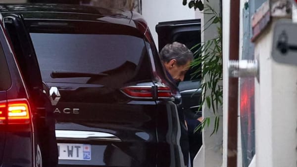 Nicolas Sarkozy a fost eliberat din închisoare după 20 de zile de detenție