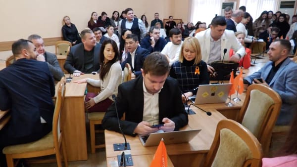 Scântei la ședința Consiliului municipal Chișinău. Profesorii din mai multe școli riscă să rămână fără salarii