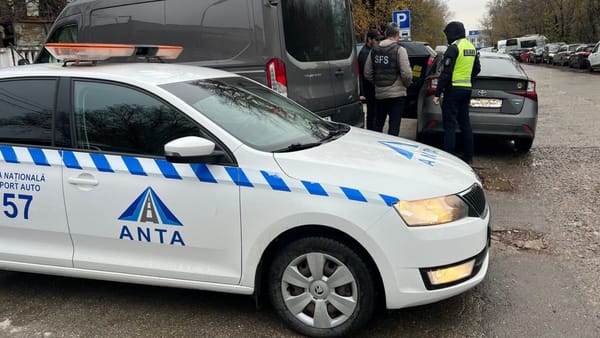 Mai mulți șoferi care prestau ilegal servicii de taximetrie au fost amendați