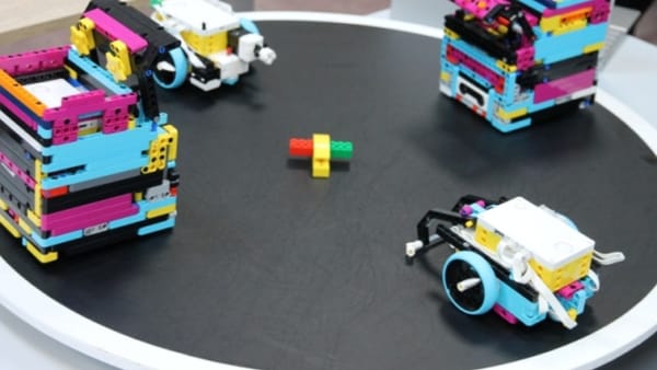 Două laboratoare FabLab au fost inaugurate în liceele din Drochia și Briceni