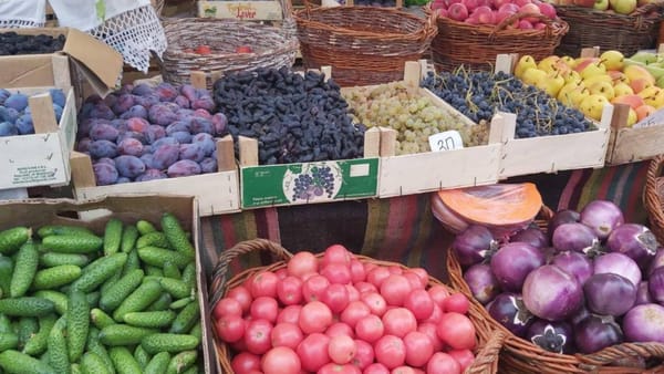 În trei sectoare ale capitalei sunt organizate târguri cu produse și mărfuri autohtone. Lista adreselor