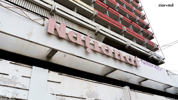 FOTO/ Pe perimetrul clădirii fostului Hotel „Național” au fost instalate 25 de camere de supraveghere