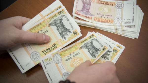 Ministerul Muncii va propune Guvernului majorarea salariului minim la 6.300 de lei în 2026