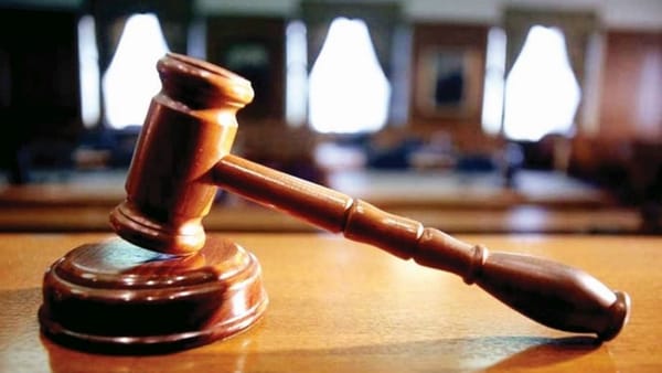 Doi bărbați, condamnați la câte opt ani de închisoare: S-au dat drept polițiști și au șantajat două femei care practicau prostituția