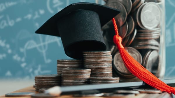 Consiliul Național al Tineretului din Moldova a lansat o petiție prin care cere majorarea burselor