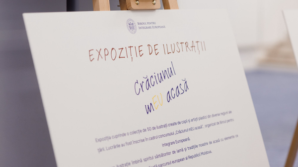 FOTO/ Expoziția „Crăciunul mEU acasă”, lansată la Guvern: 58 de ilustrații realizate de copii și artiști din toată țara