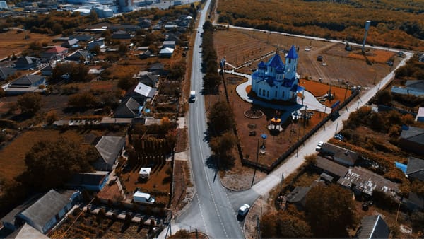 În 2025, au fost investite două miliarde de lei în drumuri regionale: cum vor fi pregătite pentru iarnă