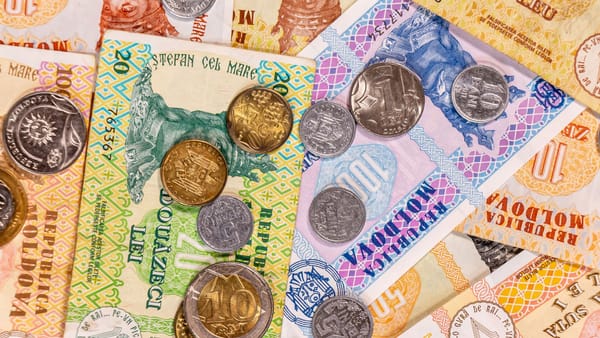 PAS propune plafonarea salariilor șefilor unor instituții de reglementare - sub 100.000 de lei lunar