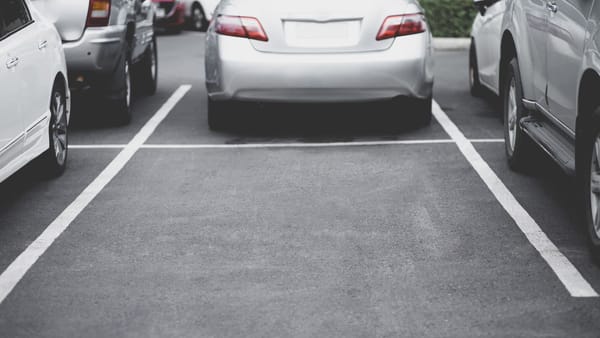 Ceartă pentru un loc de parcare: un bărbat din Chișinău a fost condamnat la trei ani de închisoare pentru huliganism agravat