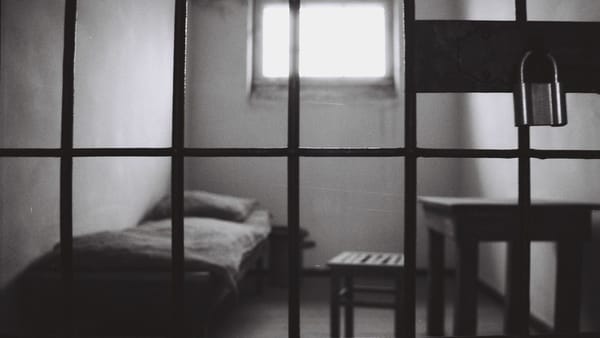 O ceartă la beție s-a transformat într-o tragedie: un bărbat din Chișinău, trimis în judecată, riscă 15 ani de închisoare